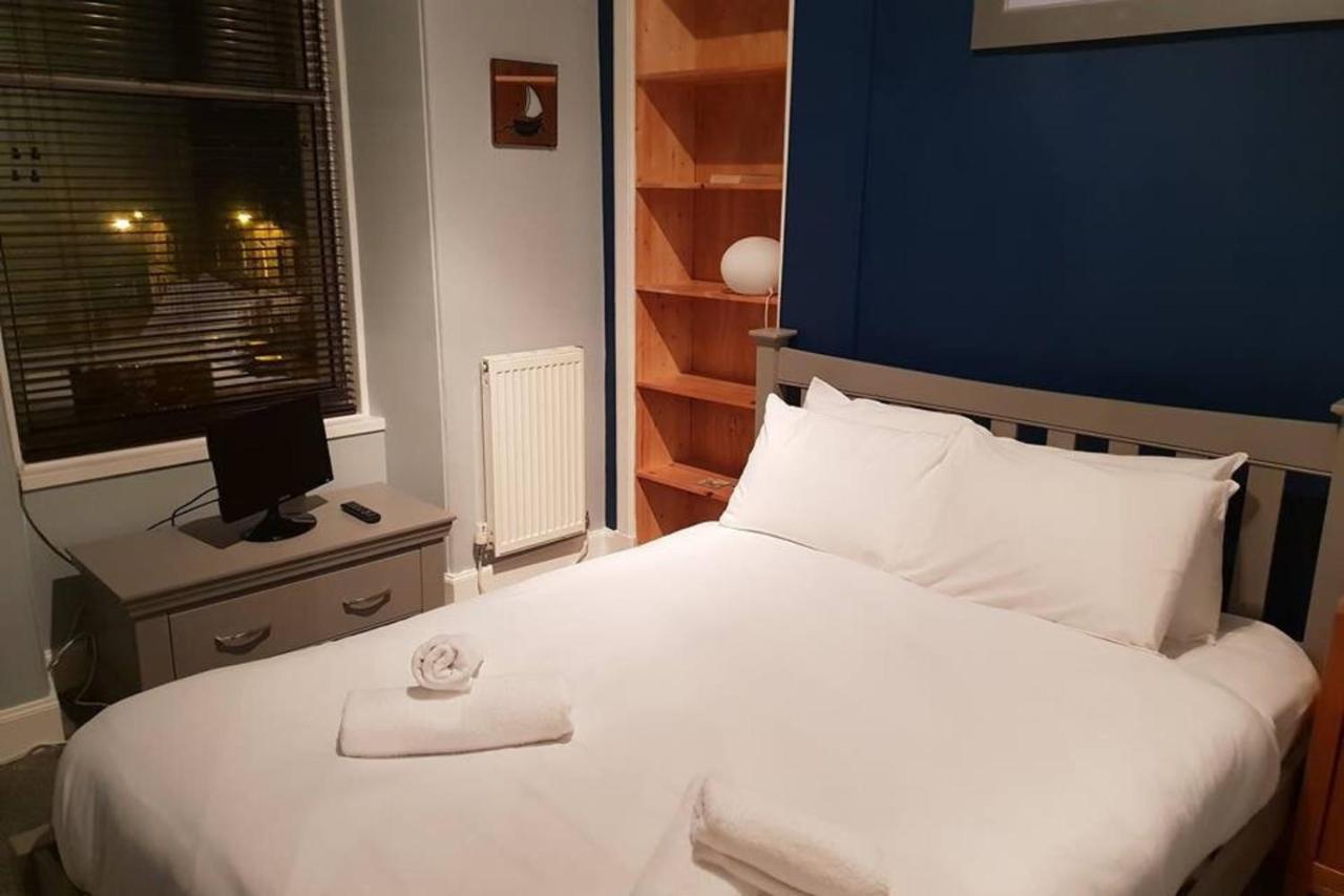 Bright 1 Bedroom Apartment Near City Centre Единбург Екстериор снимка