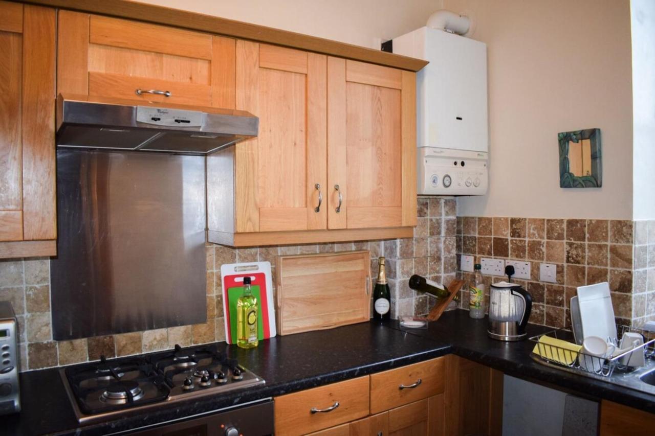 Bright 1 Bedroom Apartment Near City Centre Единбург Екстериор снимка
